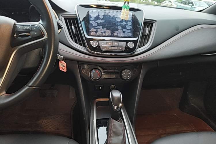 Used Chevrolet Monza 2020 Light Hybrid RS 330T Automatic Comfort Edition Audio And AC Panel