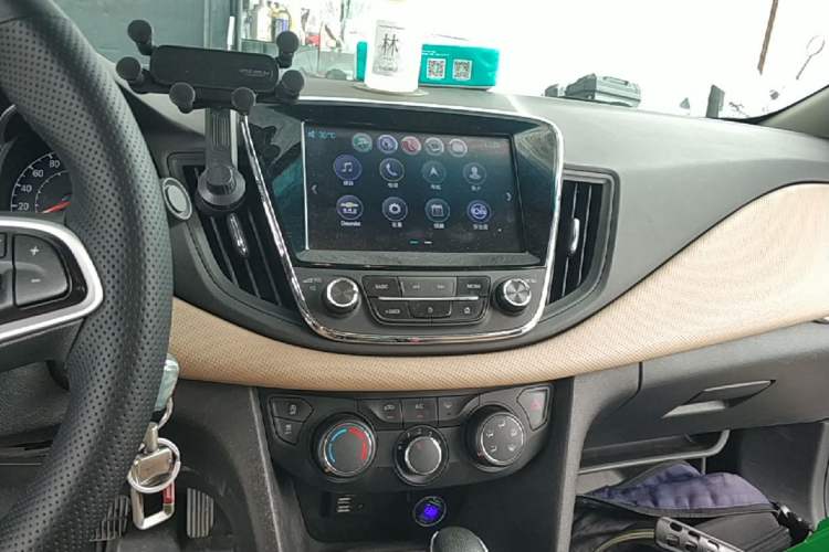 Used Chevrolet Monza 2020 320 Automatic Enjoyment Edition Audio And AC Panel