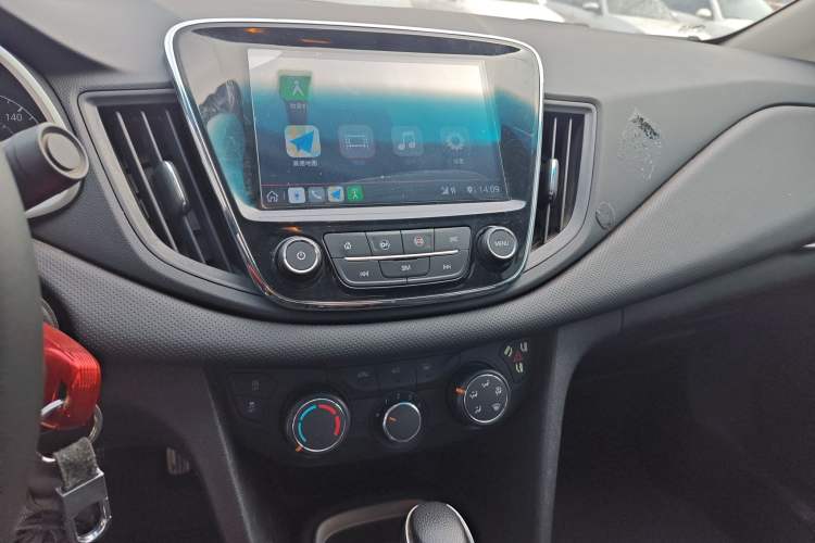 Used Chevrolet Monza 2020 Light Hybrid Redline 320T Dual-Clutch Joyful Edition Audio And AC Panel