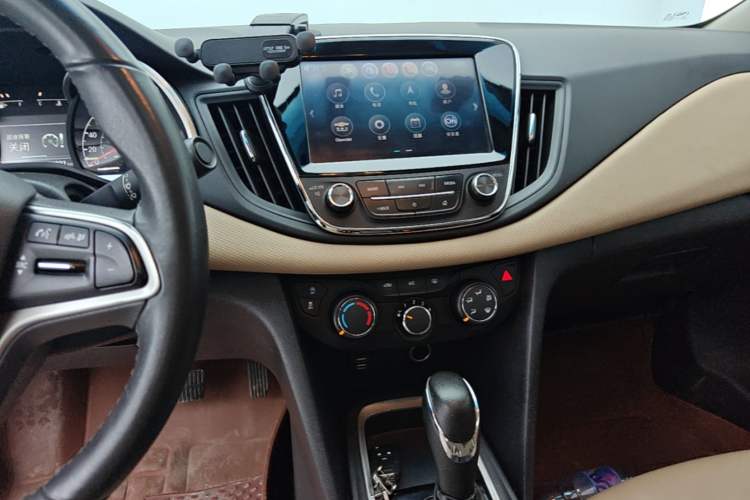 Used Chevrolet Monza 2020 320 Automatic Enjoyment Edition Audio And AC Panel