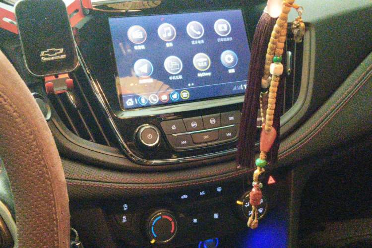 Used Chevrolet Monza 2020 Light Hybrid RS 330T Automatic Comfort Edition Audio And AC Panel