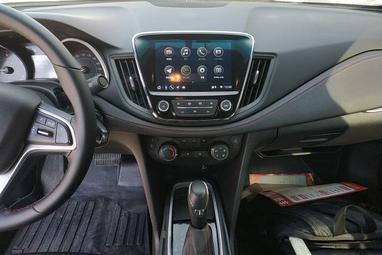 Used Chevrolet Monza 2020 Light Hybrid RS 330T Automatic Comfort Edition Audio And AC Panel