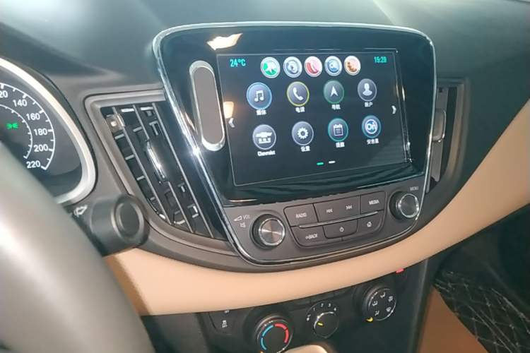 Used Chevrolet Monza 2020 320 Automatic Enjoyment Edition Audio And AC Panel