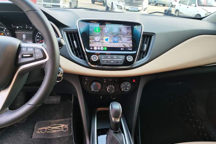 Used Chevrolet Monza 2020 320 Automatic Enjoyment Edition Audio And AC Panel