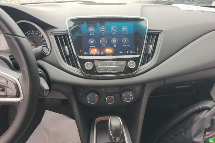 Used Chevrolet Monza 2020 Light Hybrid Redline 320T Dual-Clutch Joyful Edition Audio And AC Panel