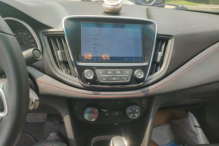 Used Chevrolet Monza 2020 Light Hybrid RS 330T Automatic Comfort Edition Audio And AC Panel