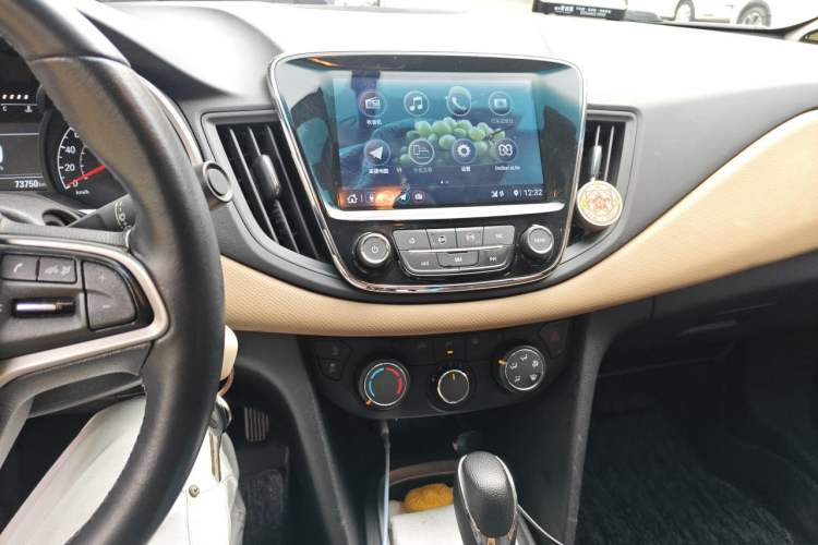 Used Chevrolet Monza 2020 320 Automatic Enjoyment Edition Audio And AC Panel