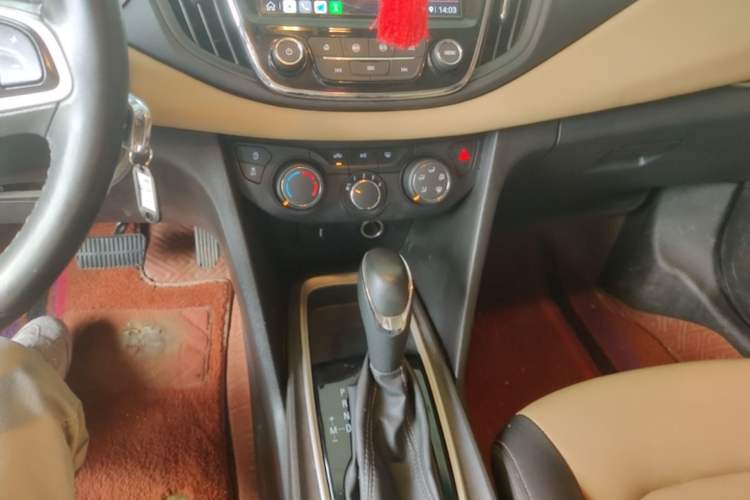 Used Chevrolet Monza 2020 320 Automatic Enjoyment Edition Audio And AC Panel