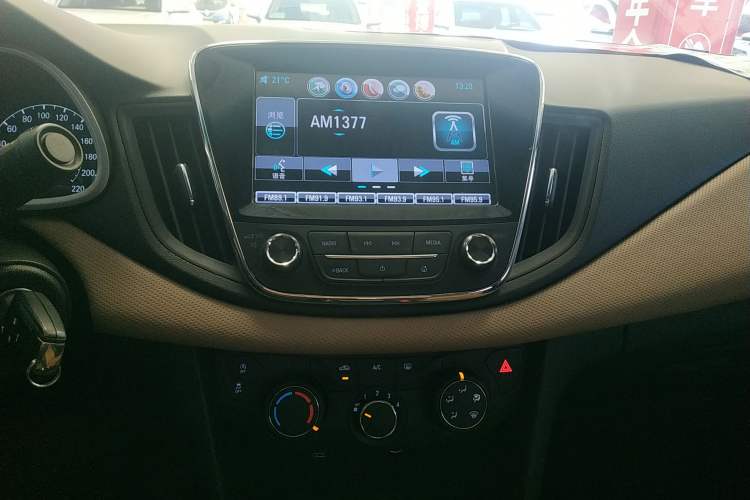 Used Chevrolet Monza 2020 320 Automatic Enjoyment Edition Audio And AC Panel