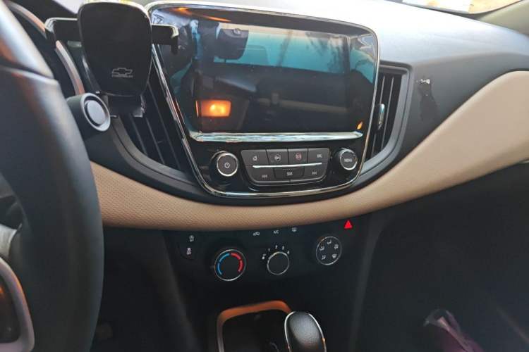 Used Chevrolet Monza 2020 320 Automatic Enjoyment Edition Audio And AC Panel