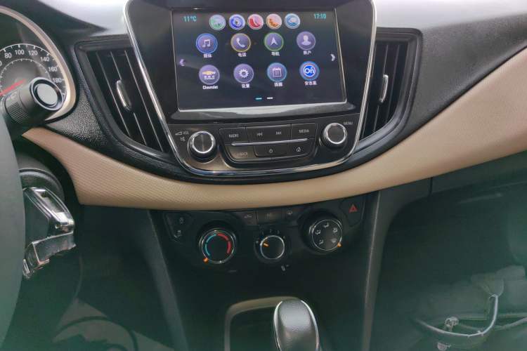 Used Chevrolet Monza 2020 320 Automatic Enjoyment Edition Audio And AC Panel
