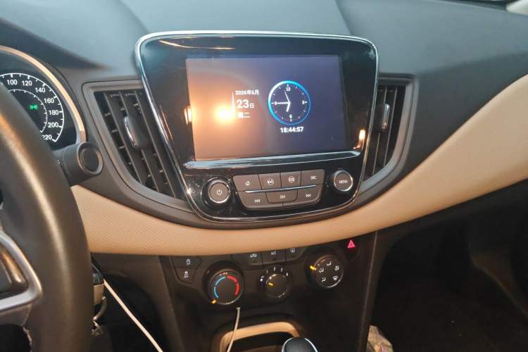 Used Chevrolet Monza 2020 320 Automatic Enjoyment Edition Audio And AC Panel