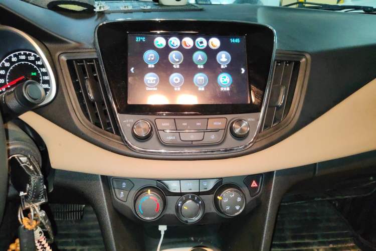 Used Chevrolet Monza 2020 320 Automatic Enjoyment Edition Audio And AC Panel