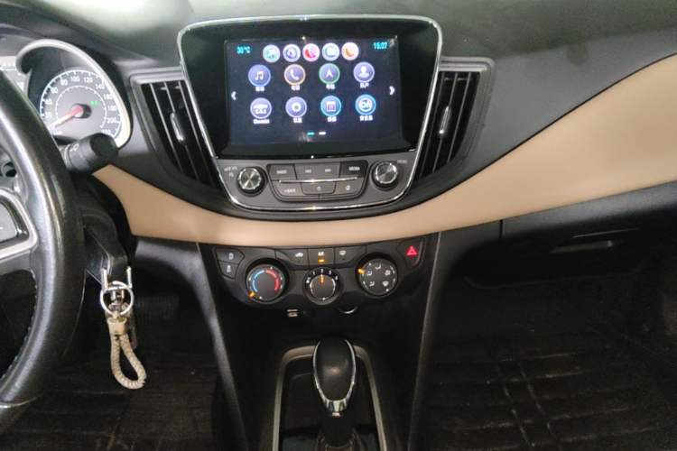 Used Chevrolet Monza 2020 320 Automatic Enjoyment Edition Audio And AC Panel
