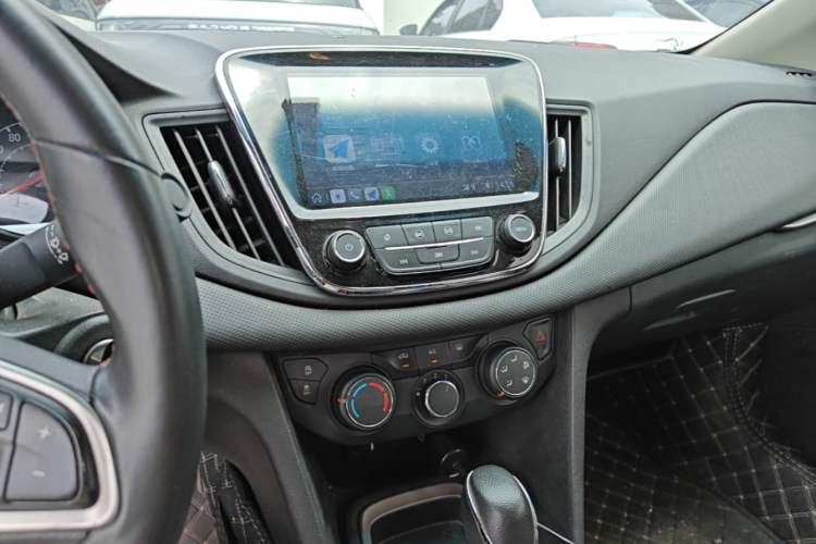 Used Chevrolet Monza 2020 Light Hybrid Redline 320T Dual-Clutch Joyful Edition Audio And AC Panel