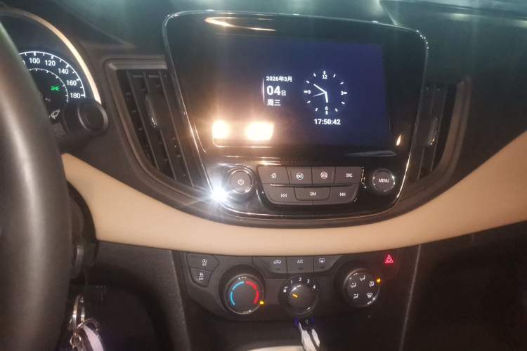 Used Chevrolet Monza 2020 320 Automatic Enjoyment Edition Audio And AC Panel