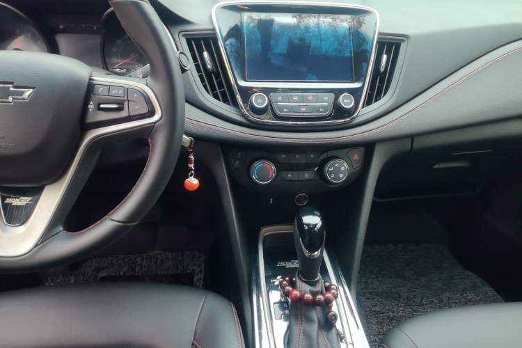 Used Chevrolet Monza 2020 Light Hybrid RS 330T Automatic Comfort Edition Audio And AC Panel