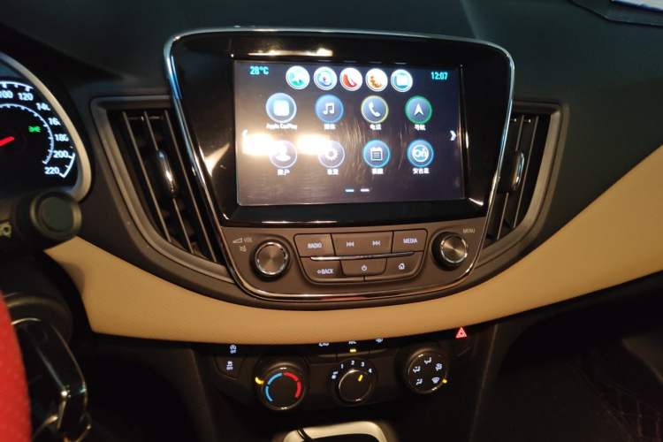 Used Chevrolet Monza 2020 320 Automatic Enjoyment Edition Audio And AC Panel