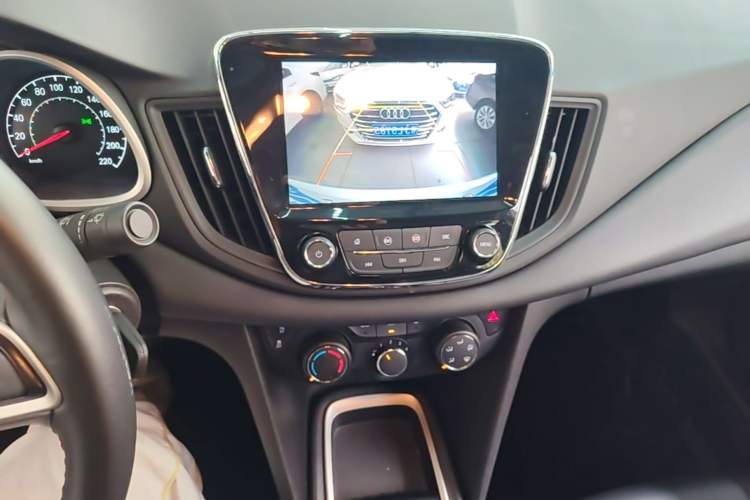 Used Chevrolet Monza 2020 Light Hybrid Redline 320T Dual-Clutch Joyful Edition Audio And AC Panel