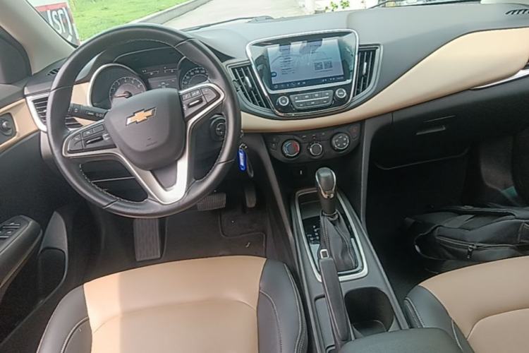Used Chevrolet Monza 2020 320 Automatic Enjoyment Edition Center Console