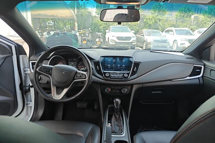 Used Chevrolet Monza 2020 Light Hybrid RS 330T Automatic Comfort Edition Center Console