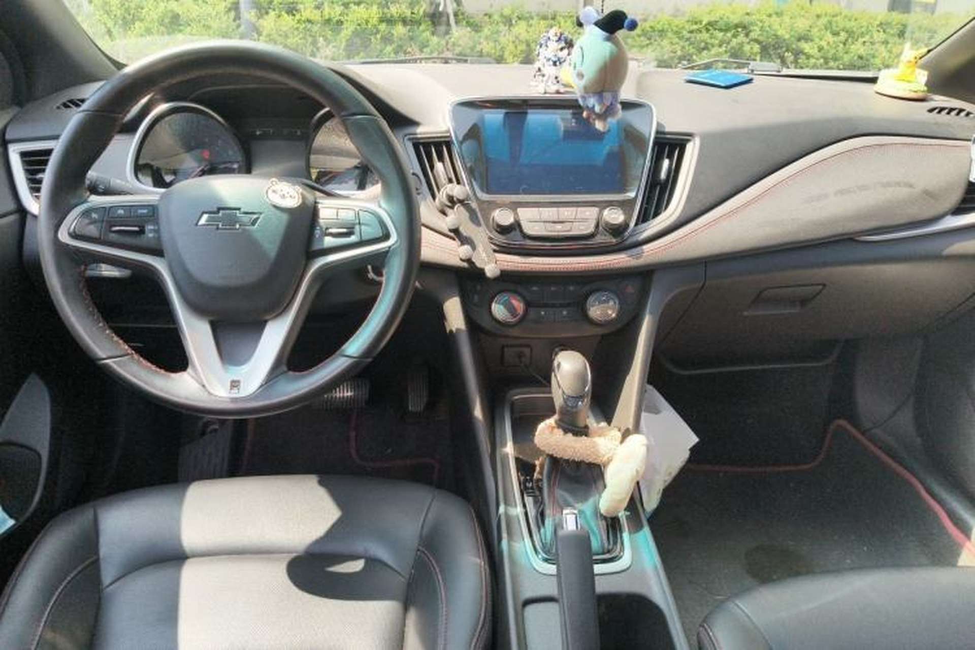 Used Chevrolet Monza 2020 Light Hybrid RS 330T Automatic Comfort Edition Center Console