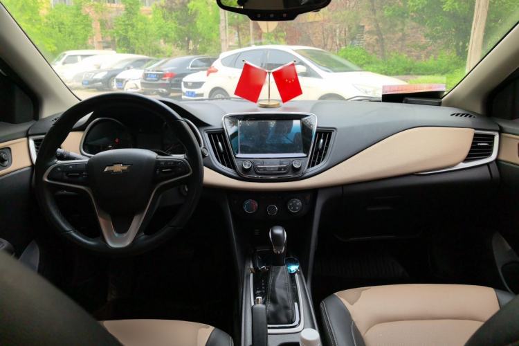 Used Chevrolet Monza 2020 320 Automatic Enjoyment Edition Center Console