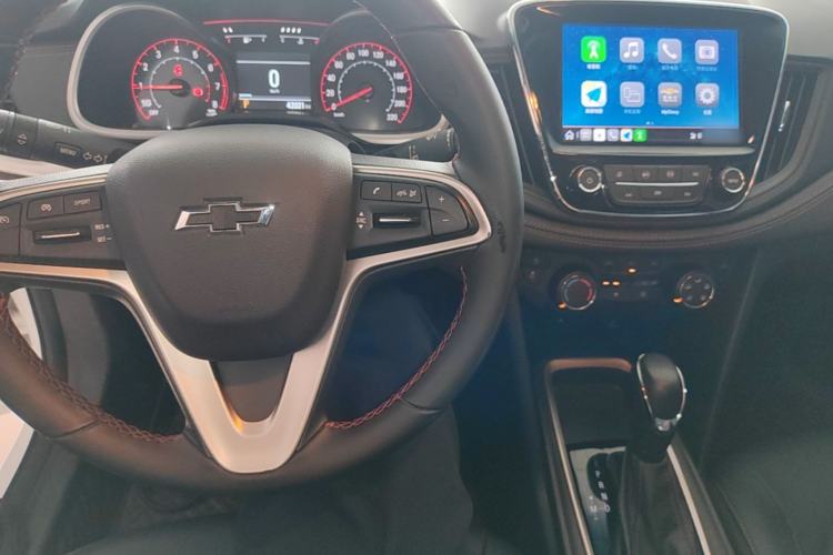 Used Chevrolet Monza 2020 Light Hybrid RS 330T Automatic Comfort Edition Center Console