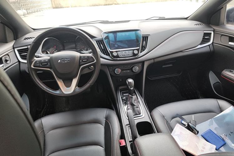 Used Chevrolet Monza 2020 Light Hybrid RS 330T Automatic Comfort Edition Center Console