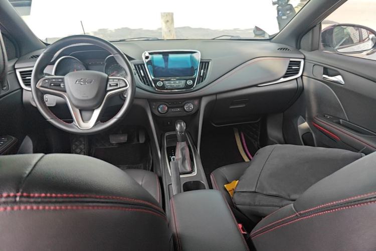 Used Chevrolet Monza 2020 Light Hybrid RS 330T Automatic Comfort Edition Center Console