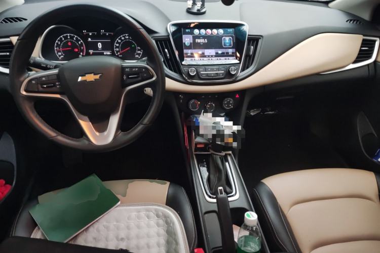 Used Chevrolet Monza 2020 320 Automatic Enjoyment Edition Center Console