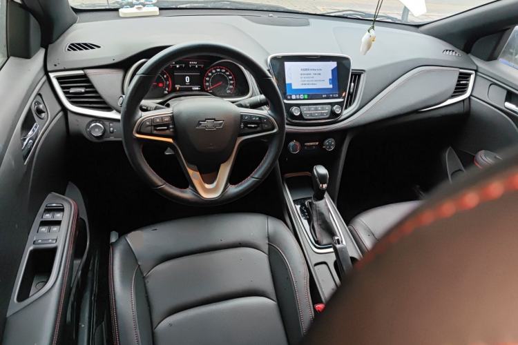Used Chevrolet Monza 2020 Light Hybrid RS 330T Automatic Comfort Edition Center Console