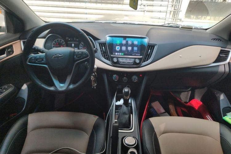 Used Chevrolet Monza 2020 320 Automatic Enjoyment Edition Center Console