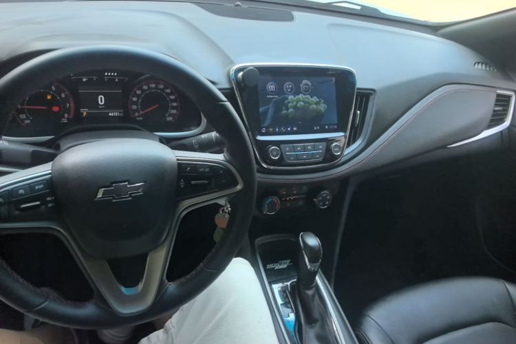 Used Chevrolet Monza 2020 Light Hybrid RS 330T Automatic Comfort Edition Center Console