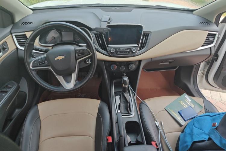 Used Chevrolet Monza 2020 320 Automatic Enjoyment Edition Center Console