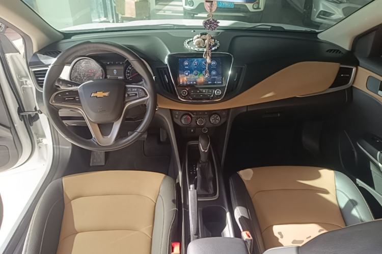 Used Chevrolet Monza 2020 320 Automatic Enjoyment Edition Center Console
