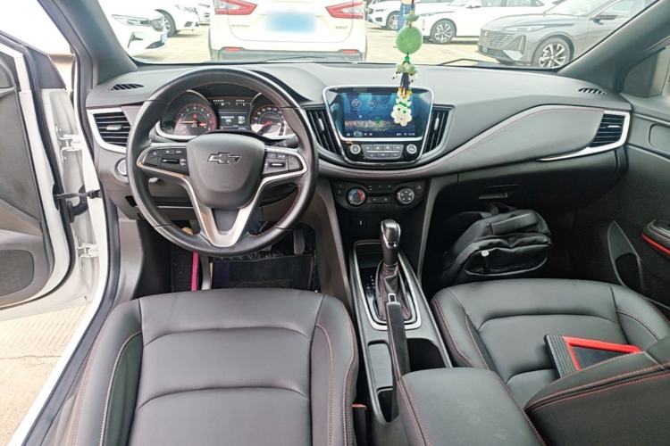 Used Chevrolet Monza 2020 Light Hybrid RS 330T Automatic Comfort Edition Center Console