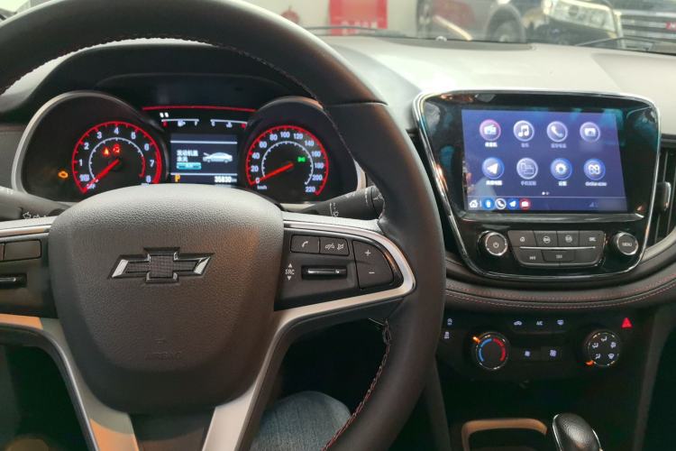 Used Chevrolet Monza 2020 Light Hybrid RS 330T Automatic Comfort Edition Center Console