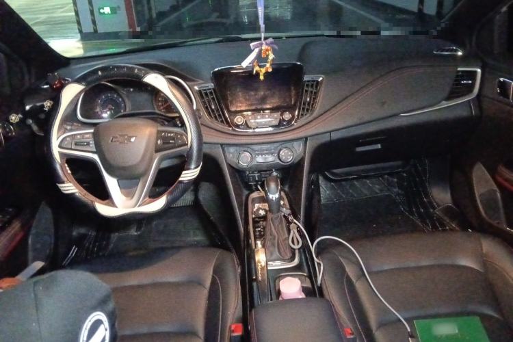 Used Chevrolet Monza 2020 Light Hybrid RS 330T Automatic Thrill Edition Center Console