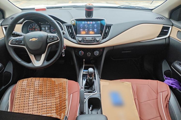 Used Chevrolet Monza 2020 320 Automatic Enjoyment Edition Center Console