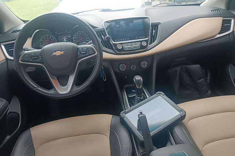 Used Chevrolet Monza 2020 320 Automatic Enjoyment Edition Center Console