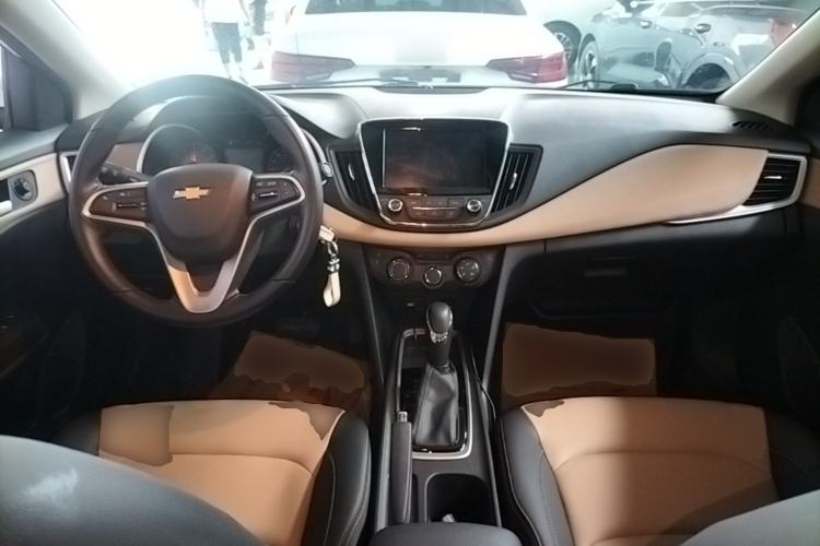 Used Chevrolet Monza 2020 320 Automatic Enjoyment Edition Center Console