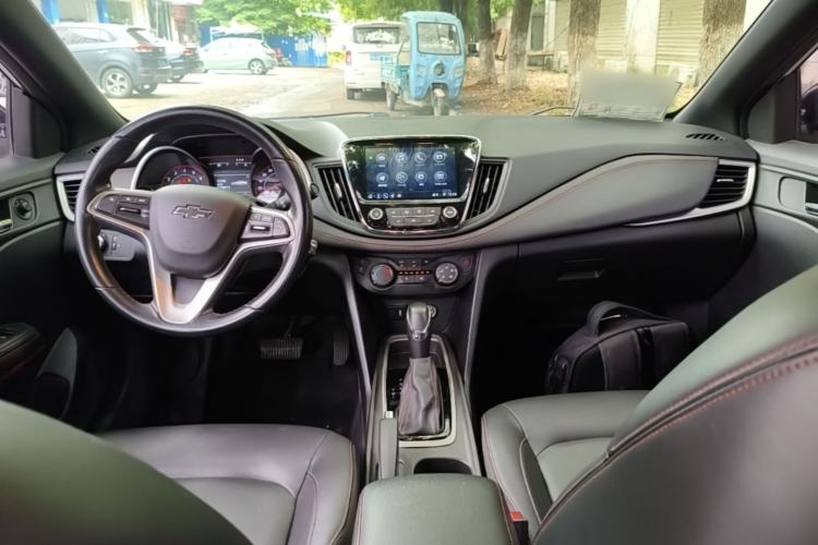 Used Chevrolet Monza 2020 Light Hybrid RS 330T Automatic Comfort Edition Center Console