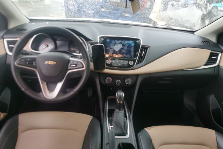 Used Chevrolet Monza 2020 320 Automatic Enjoyment Edition Center Console