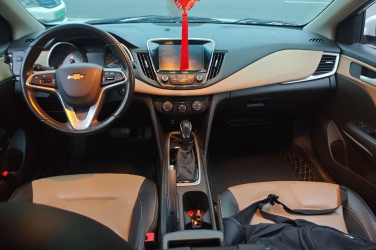 Used Chevrolet Monza 2020 320 Automatic Enjoyment Edition Center Console