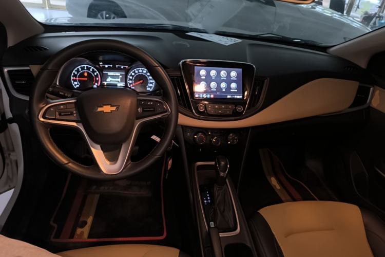 Used Chevrolet Monza 2020 320 Automatic Enjoyment Edition Center Console