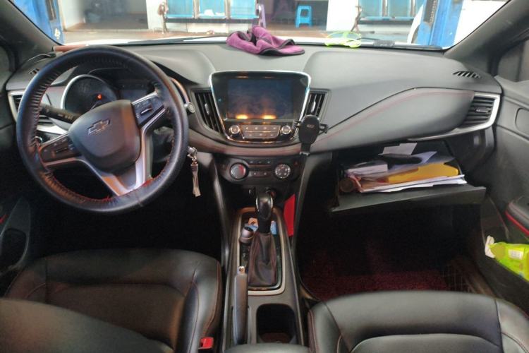 Used Chevrolet Monza 2020 Light Hybrid RS 330T Automatic Comfort Edition Center Console
