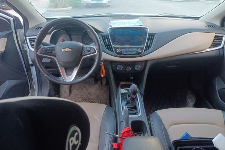 Used Chevrolet Monza 2020 320 Automatic Enjoyment Edition Center Console