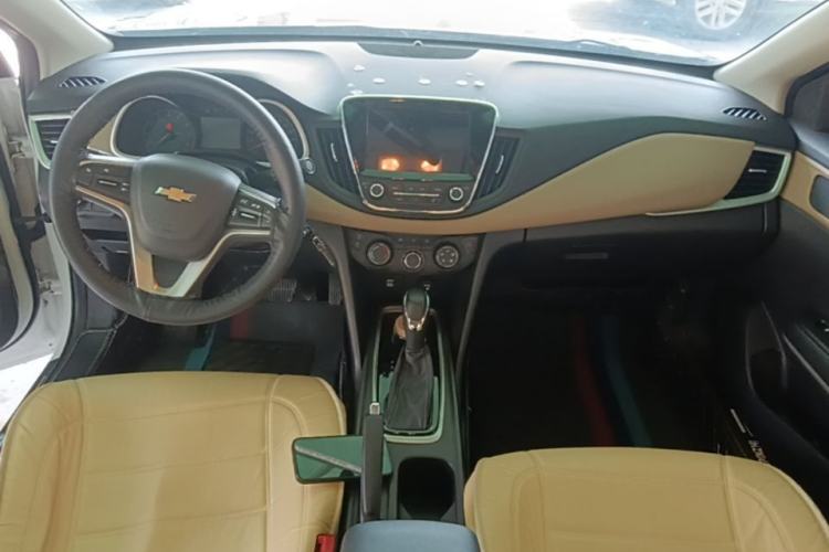 Used Chevrolet Monza 2020 320 Automatic Enjoyment Edition Center Console