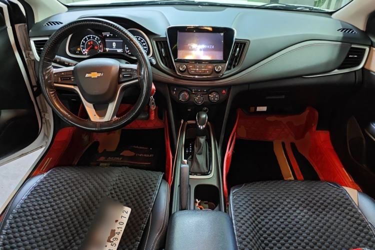 Used Chevrolet Monza 2020 320 Automatic Enjoyment Edition Center Console